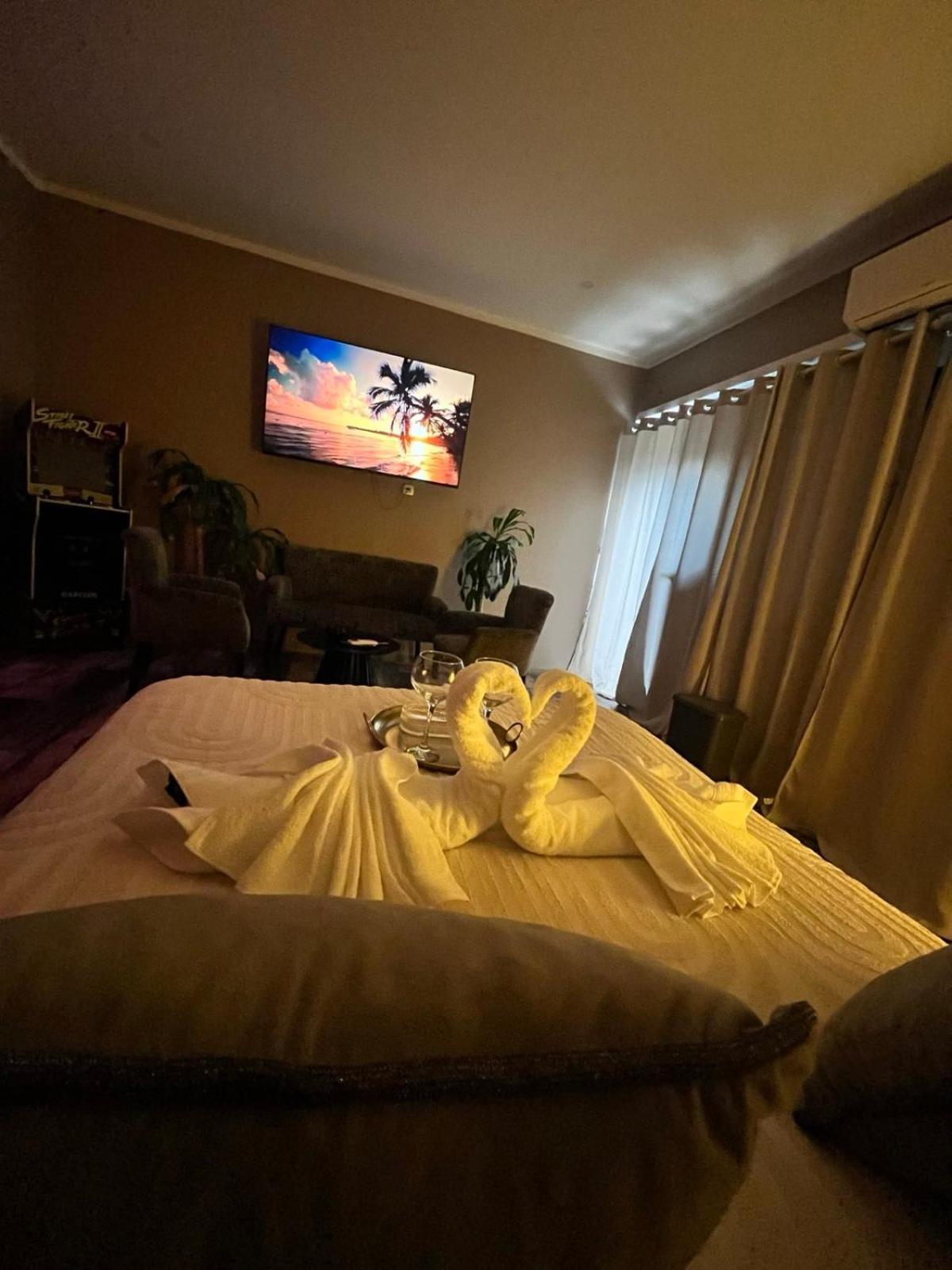 Why Not Jacuzzi Aparthotel Αρλ Εξωτερικό φωτογραφία
